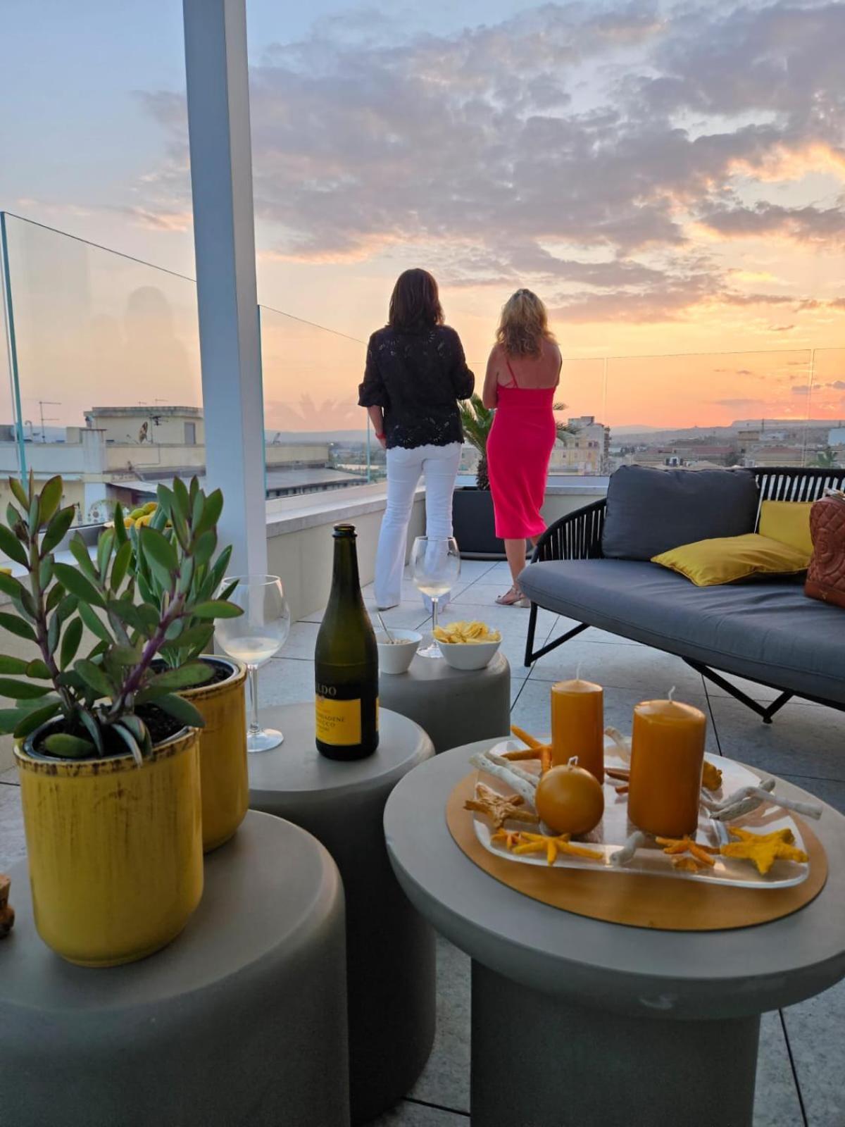 La Terrazza Sul Porto Bed & Breakfast Syracuse ภายนอก รูปภาพ