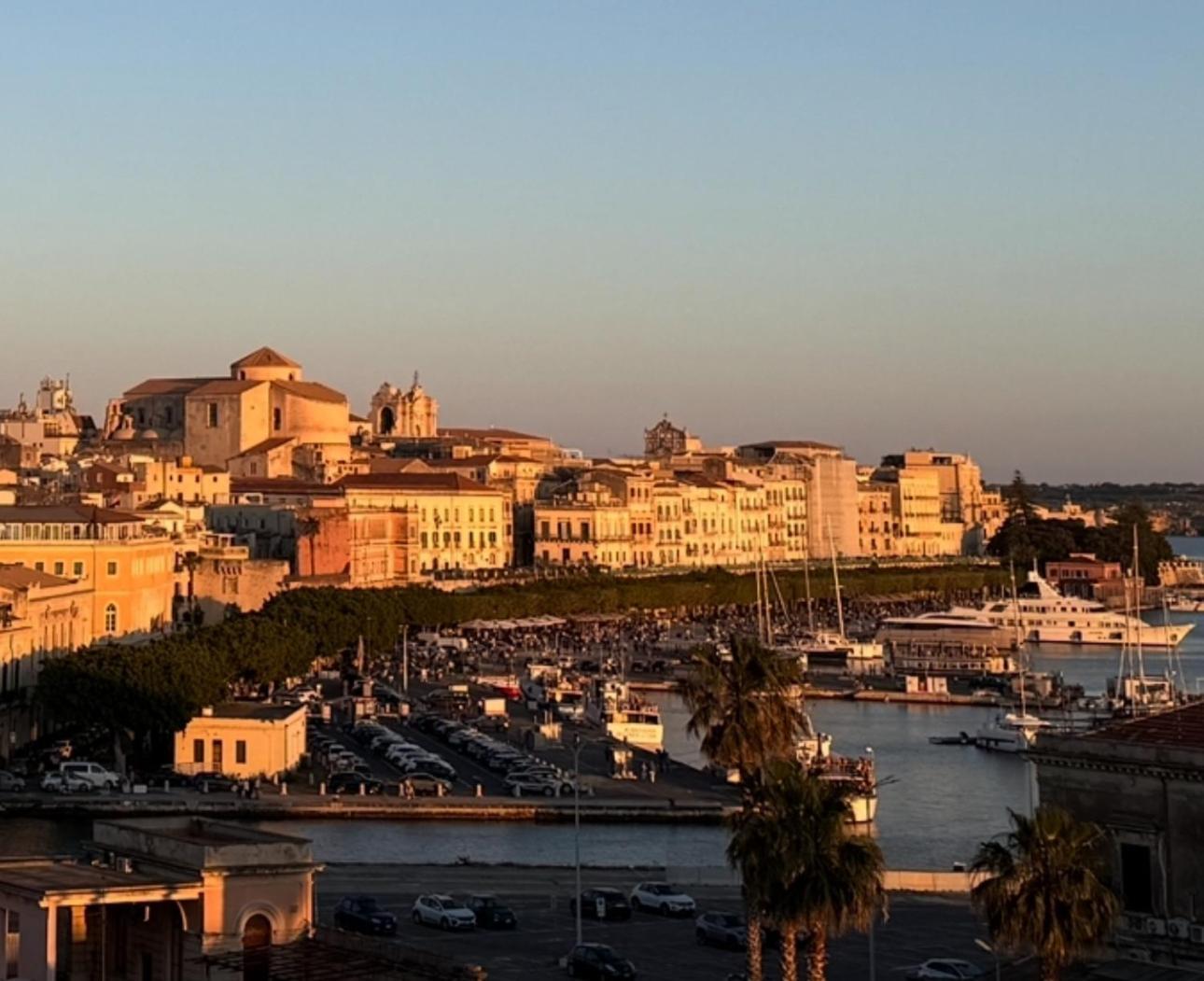 La Terrazza Sul Porto Bed & Breakfast Syracuse ภายนอก รูปภาพ